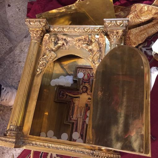 El sagrario, junto con las formas, tirado en el suelo - ARCHIDIÓCESIS DE MADRID