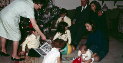 Franco con sus siete nietos en las Navidades de 1964