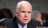 John McCain, fotografiado en 2017