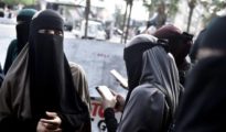 Mujeres musulmanas cubiertas protestan contra la prohibición de la burka y el nikab, en Copenague (Dinamarca)