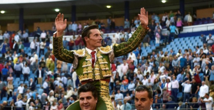 Diego Urdiales sale a hombros