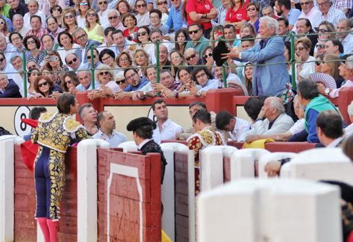 Brindis de El Juli a Vargas Llosa