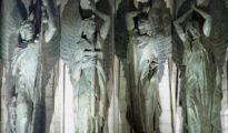 Los cuatro ángeles del presbiterio de la Basílica del Valle de los Caídos.