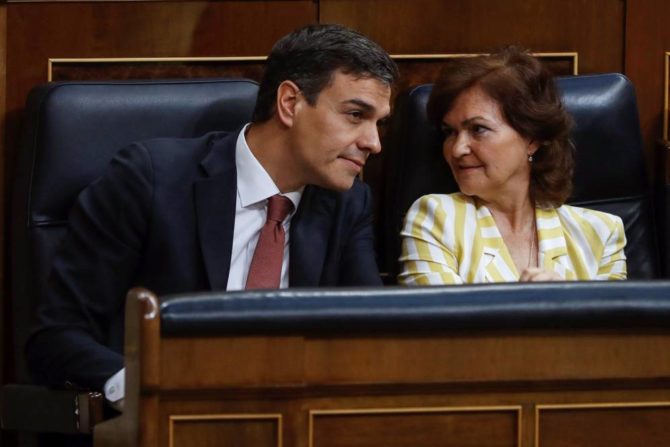 Pedro Sánchez y Carmen Calvo.