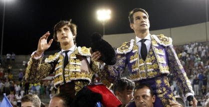 Roca y Manzanares salen a hombros