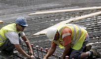 Dos obreros en una construcción de Valencia