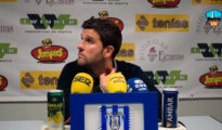 Gerard Albadalejo, entrenador del Lérida, en rueda de prensa