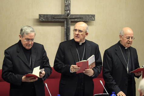 En el centro, el cardenal arzobispo de Madrid, Carlos Osoro.