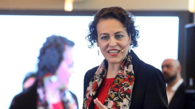 La ministra de Trabajo, Magdalena Valerio