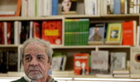 El escritor barcelonés Juan Marsé, premio Cervantes 2008, es uno de los firmantes del manifiesto.
