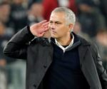 Gesto de provocación de Mourinho tras la victoria del Manchester United contra la Juventus.
