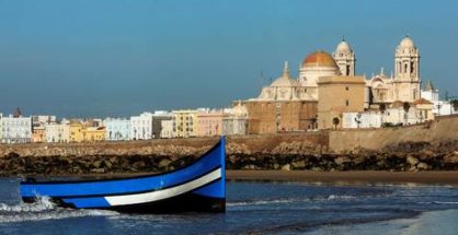 Una de las pateras llegadas a las costas de Cádiz
