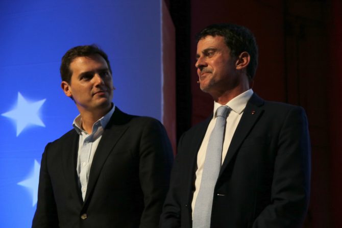 Manuel Valls junto a Albert Rivera durante un acto de Sociedad Civil Catalana (El Plural)