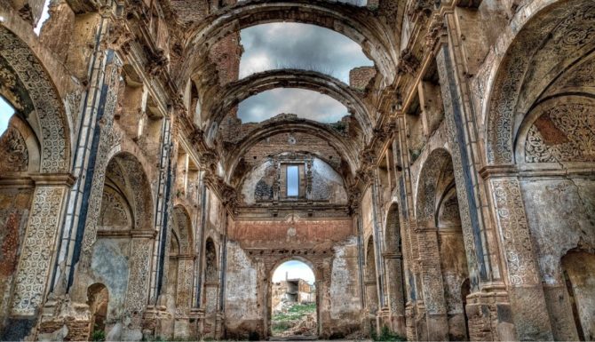 Iglesia derruida en Belchite.