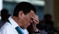 El presidente filipino, Rodrigo Duterte, pronuncia un discurso durante la celebración del 82 aniversario de las Fuerzas Armadas filipinas