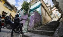 La Fuerza de Acción Especial de la Policía Nacional Bolivariana actúa en los barrios más pobres de Venezuela