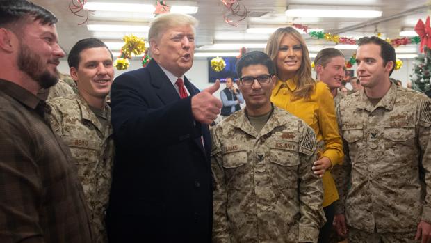 Donald y Melania Trump, durante la visita a tropas de EE.UU. en Irak el pasado diciembre