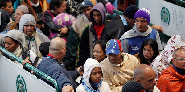 Venezolanos emigrando a Ecuador