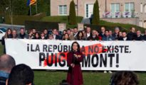 Inés Arrimadas, frente a la casa de Carles Puigdemont en Waterloo