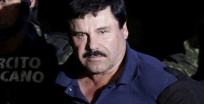 'El Chapo' Guzmán, en una imagen de archivo durante su traslado de prisión.