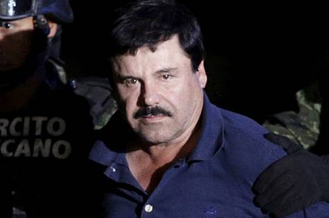 'El Chapo' Guzmán, en una imagen de archivo durante su traslado de prisión.