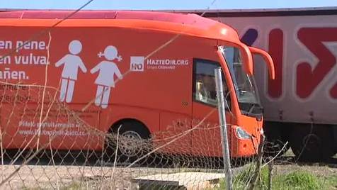 Autobús de 'Hazte Oír' con la campaña que llevaron a cabo en 2017.