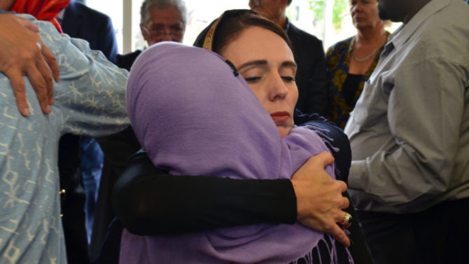 Jacinda Ardern visitó a líderes musulmanes en Christchurch