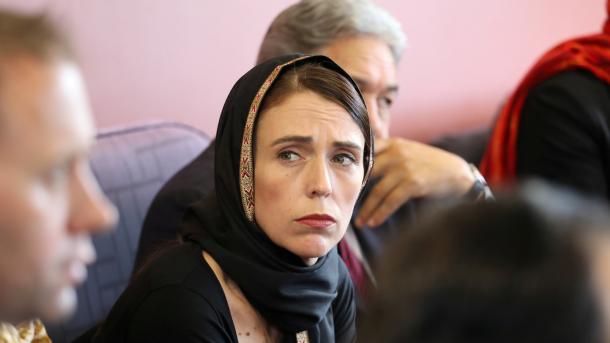 La primera ministra de Nueva Zelanda Jacinda Ardern durante un encuentro con la comunidad musulmana en Christchurch