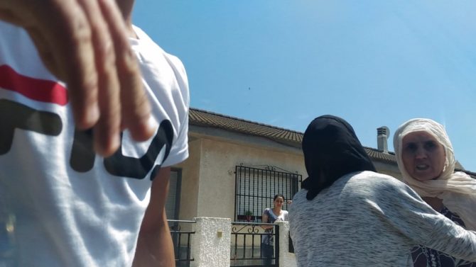 También ellas, las pacíficas practicantes de "la Religión de la Paz" se suman a la agresión