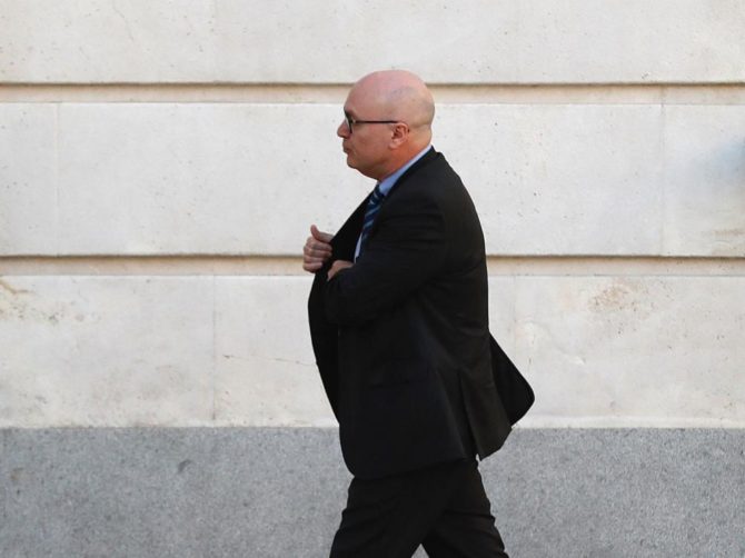 El jefe de planificación de los Mossos el 1-O a su llegada al Tribunal Supremo para comparecer en el juicio del 'procés'.