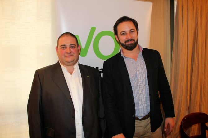 Valeriano Arrieta, junto a Santiago Abascal (Barakaldo digital)