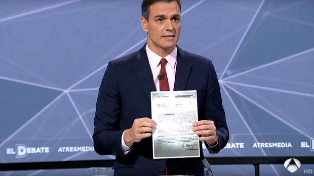 Pedro Sánchez enseña una carta