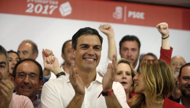 Pedro Sánchez celebrando su victoria en las primarias del PSOE 