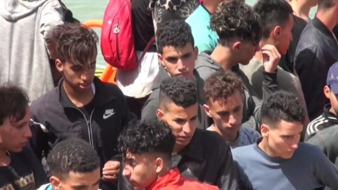Marruecos - Fiscalía admite que "se ha ido de las manos" el tema de los menores inmigrantes y defiende la repatriación - Página 9 Menas-670x377