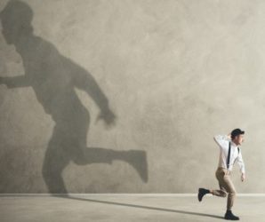 El problema de España no es Sánchez, sino la cobardía de los españoles, un pueblo sin casta ni alma